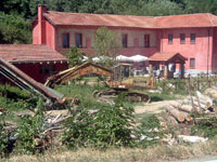 Ingrandisci