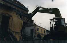 Ingrandisci